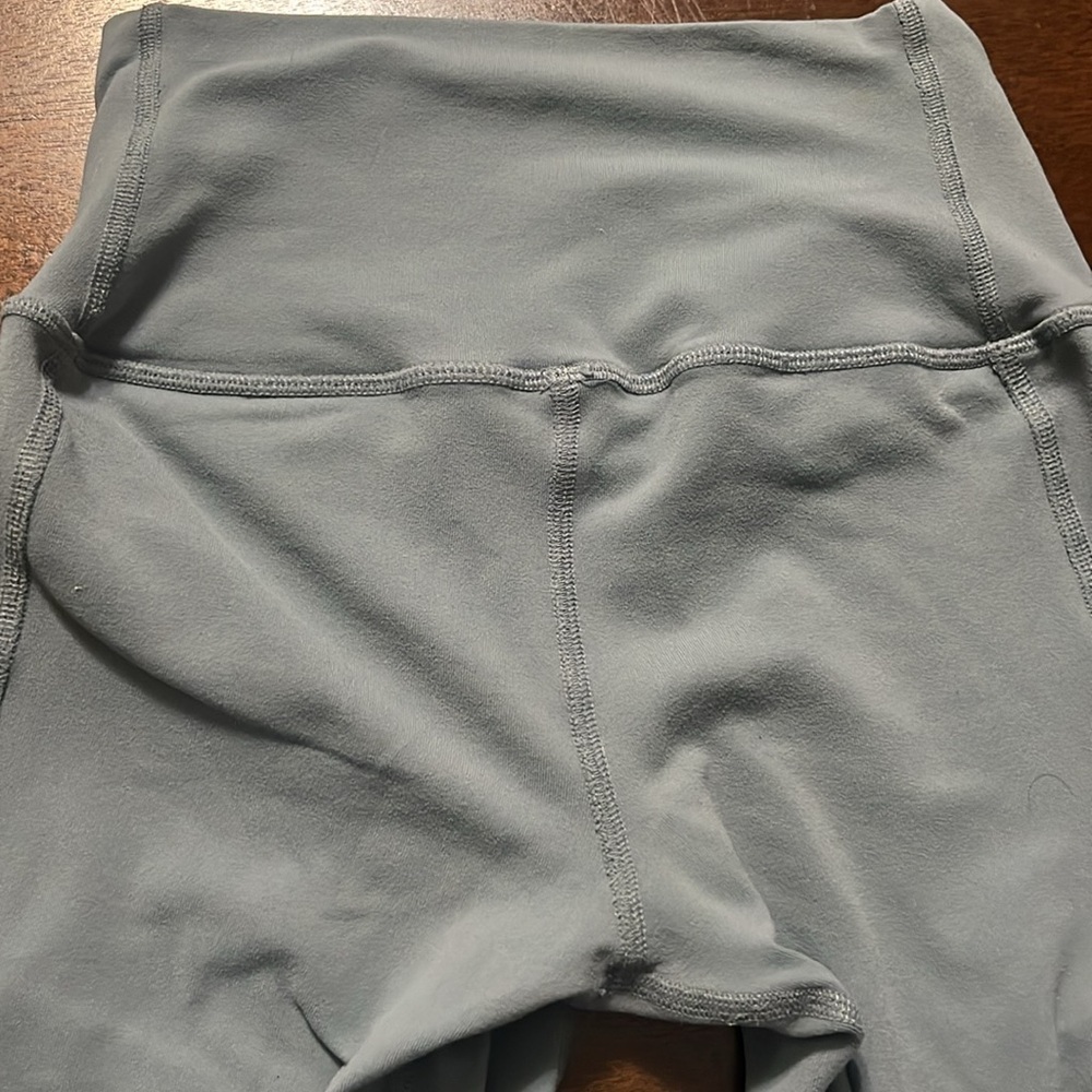 Alo High-Waist Moto Legging - Picture 9 of 9